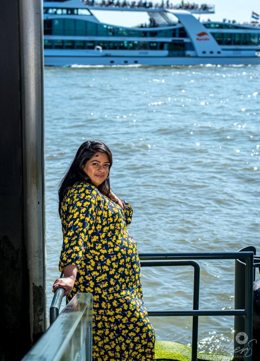 Zwangerschapsfotografie Hindoestaans water